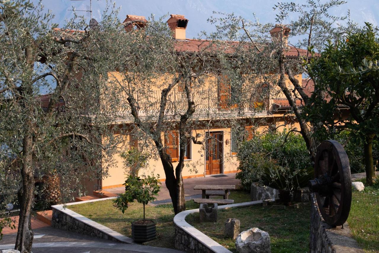 Guesthouse at Villa degli olivi Limone sul Garda Esterno foto