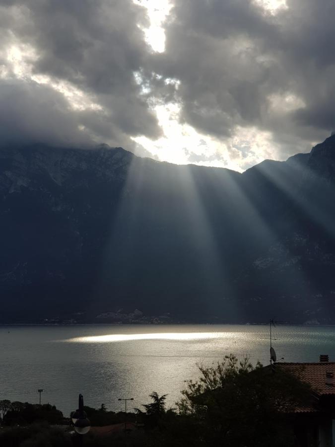 Guesthouse at Villa degli olivi Limone sul Garda Esterno foto