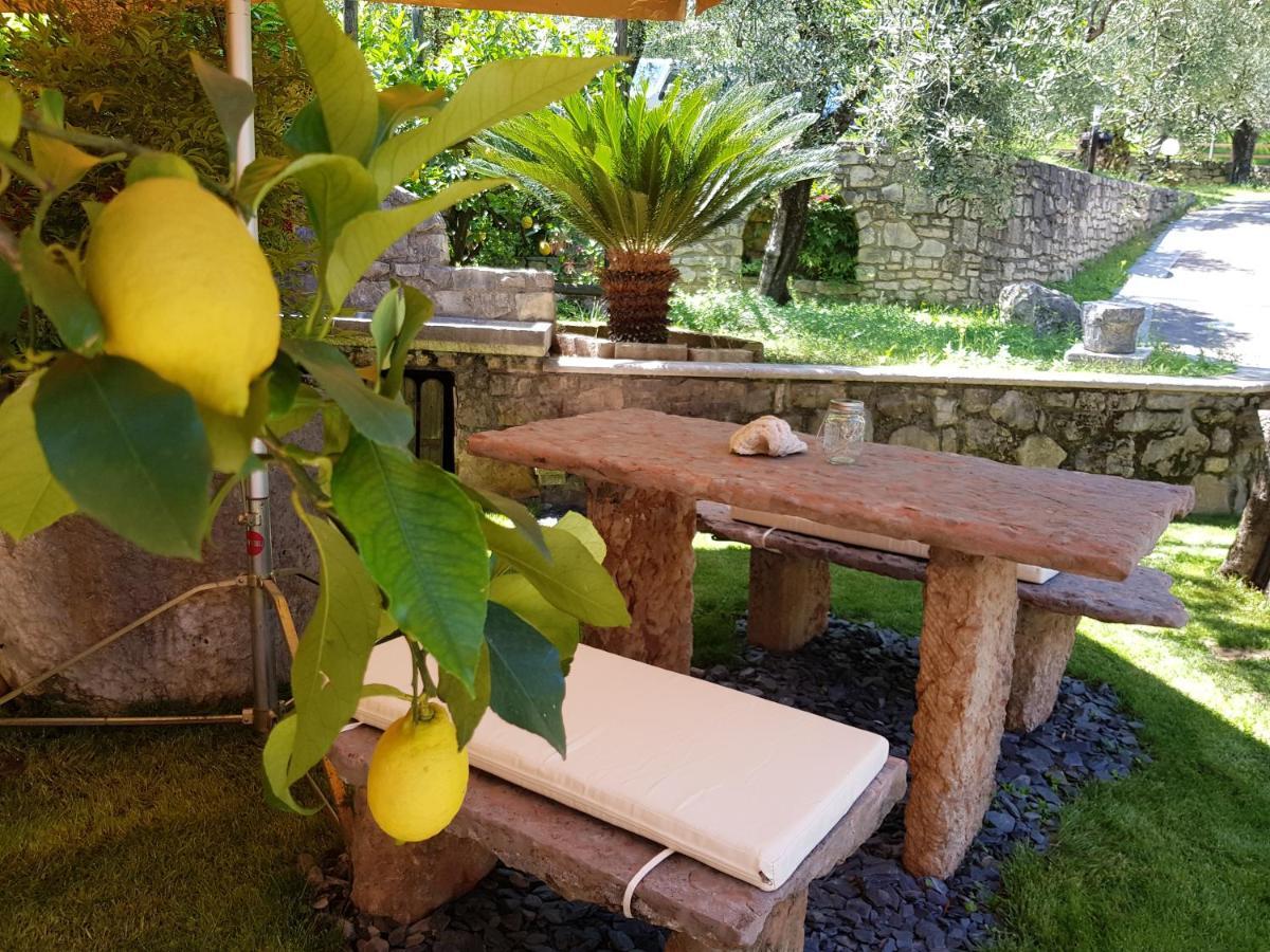 Guesthouse at Villa degli olivi Limone sul Garda Esterno foto